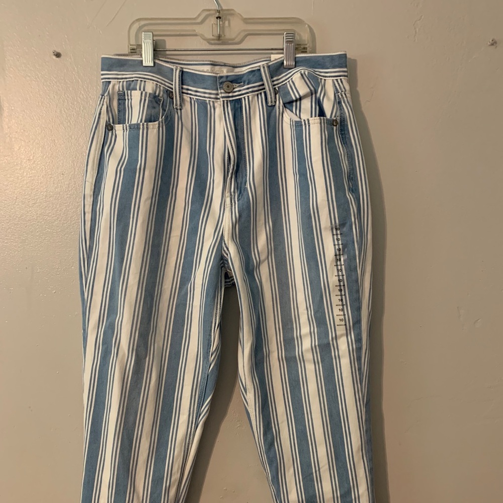 American Eagle mom jeans!